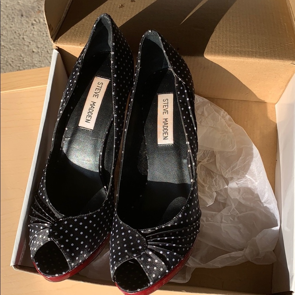 Steve Madden polka dot peep toe heels size 8